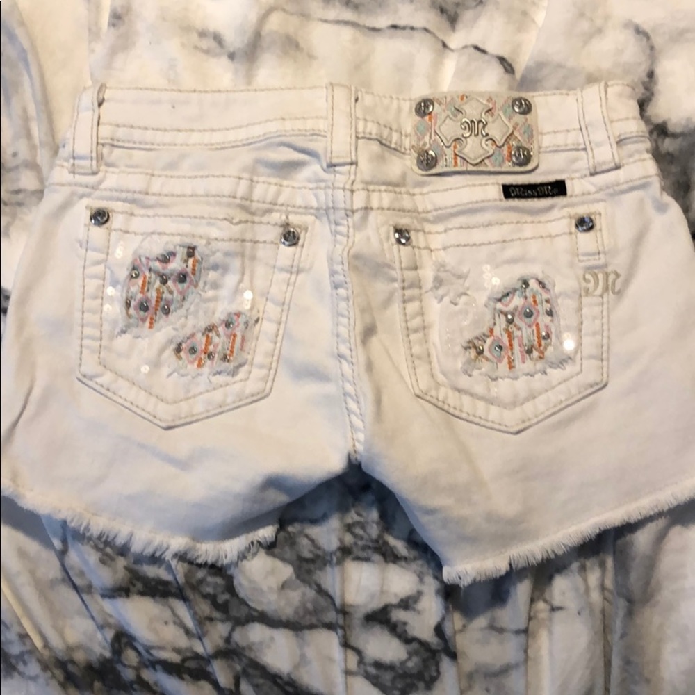 White miss me tribal short